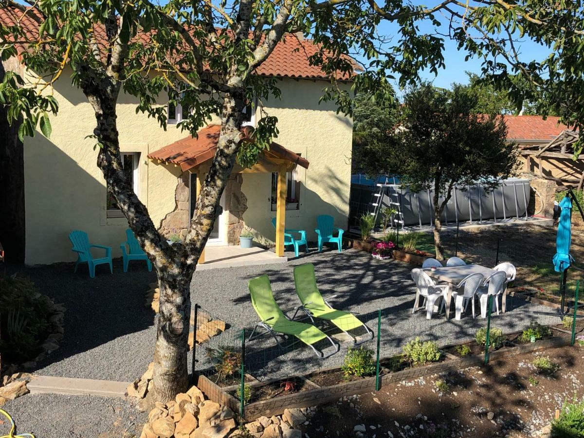 The Walnut Tree Gite Le Dorat Exterior foto